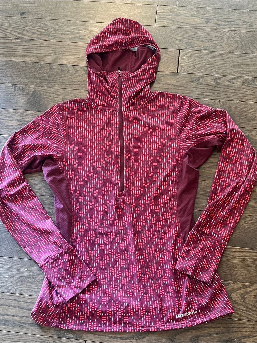 Patagonia Women’s Sun Hoody, Maroon Dot Print, Size Small —